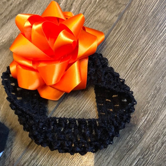 3 for $15 • Baby socks and headband size 0-3 mo - Picture 3 of 3